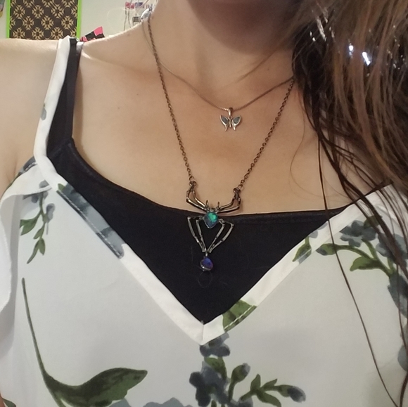 Spider Gem Necklace - Picture 10 of 10